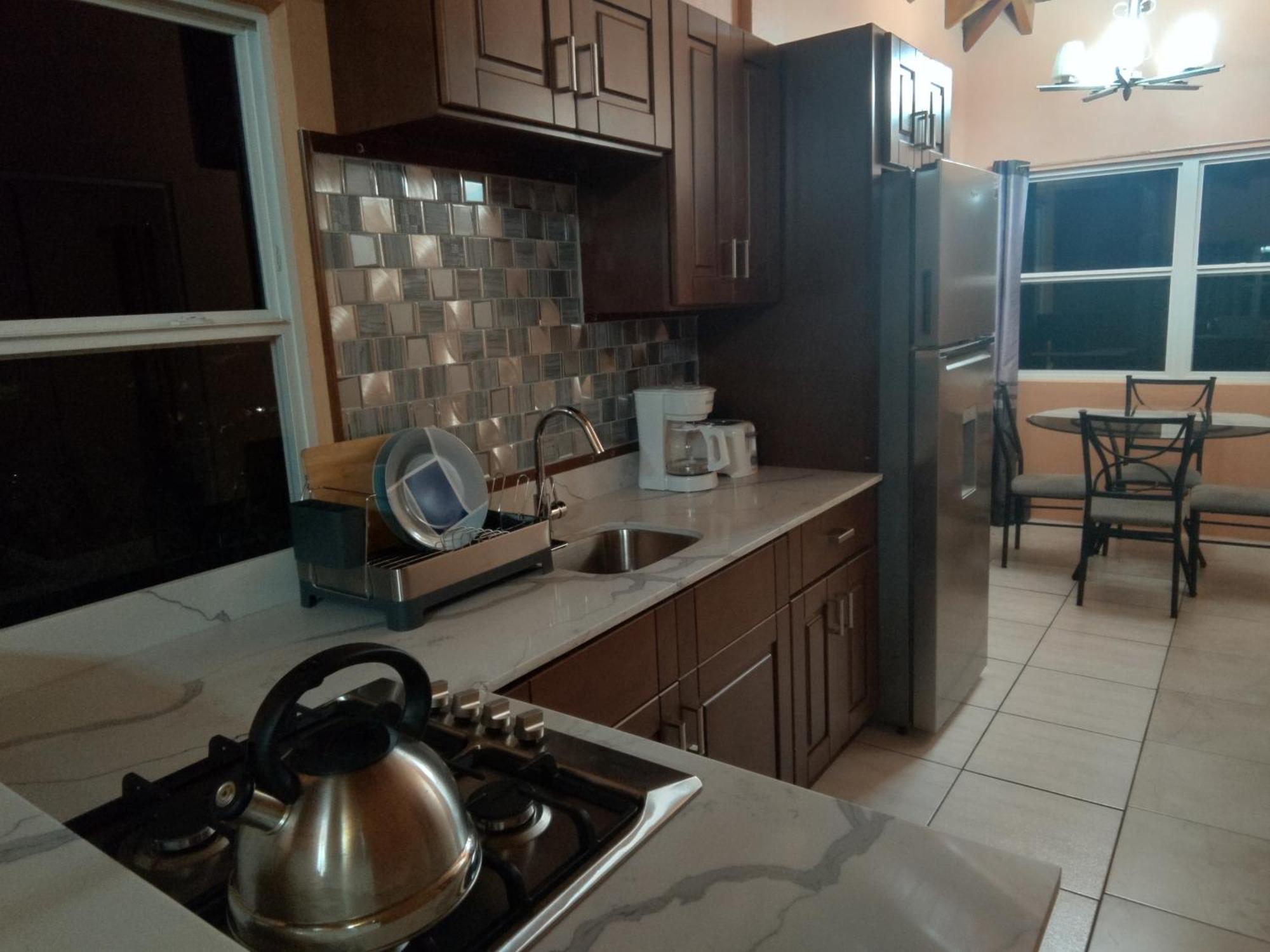 Zeus Estate Guesthouse St. John's Bagian luar foto