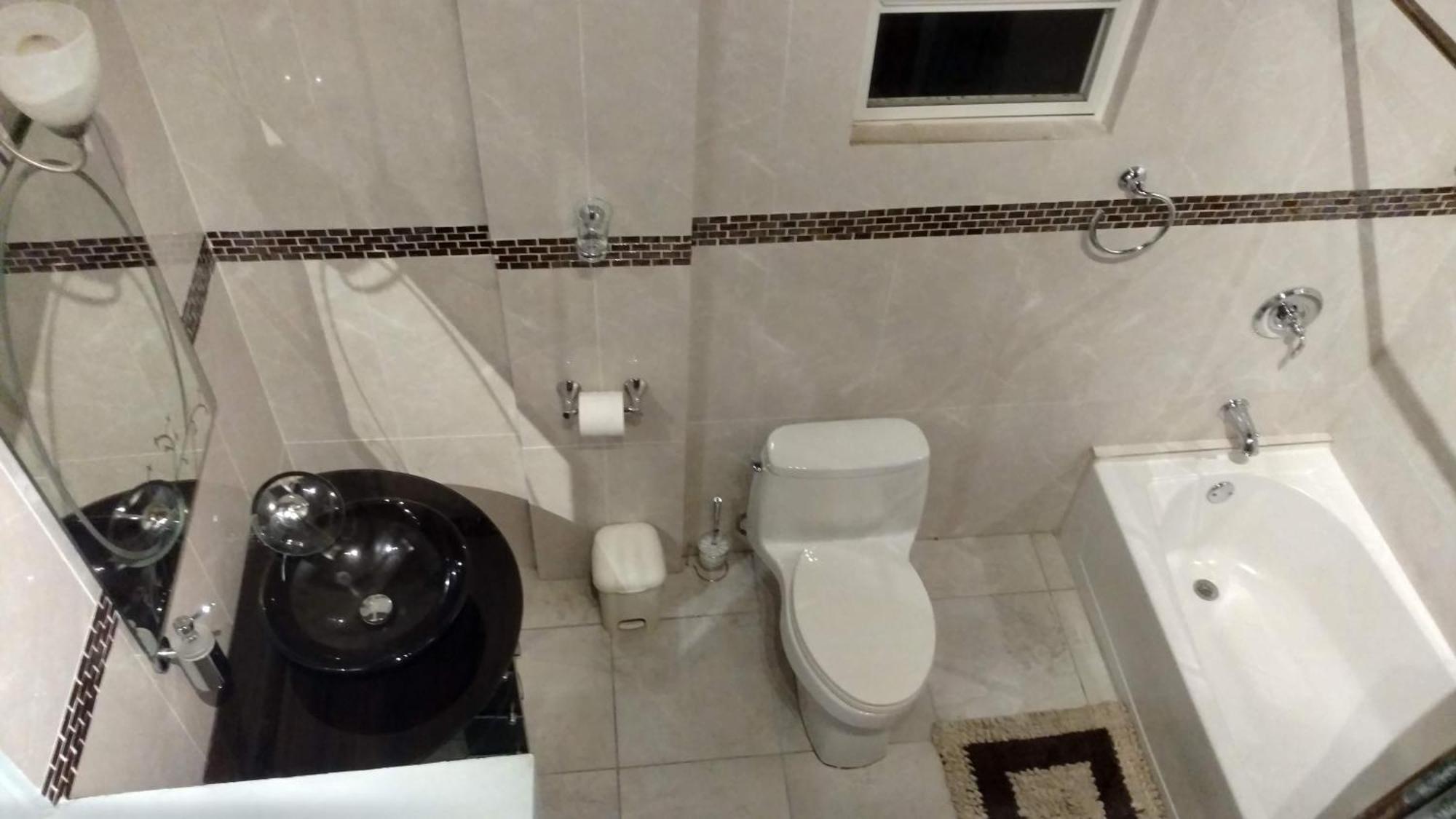 Zeus Estate Guesthouse St. John's Bagian luar foto