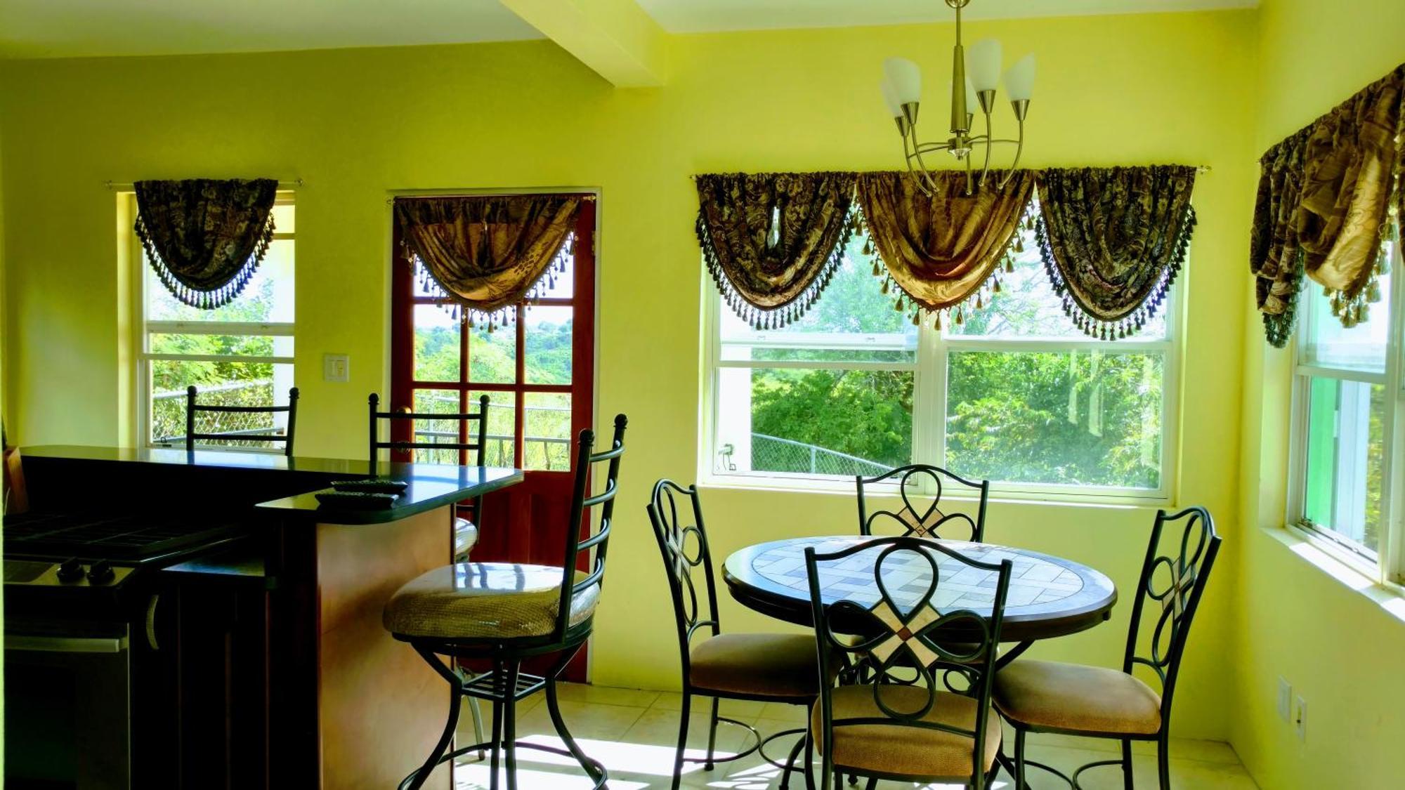 Zeus Estate Guesthouse St. John's Bagian luar foto