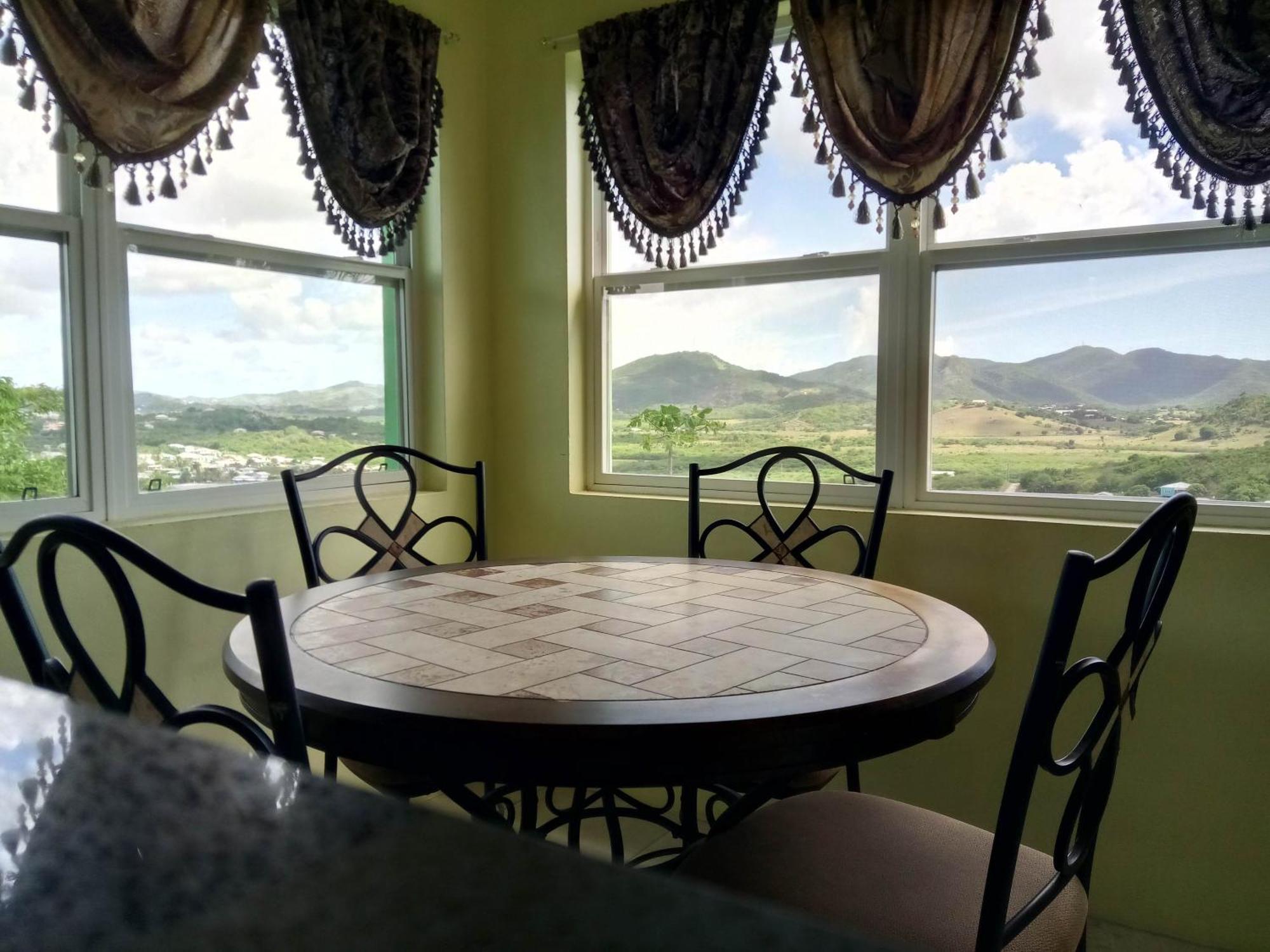 Zeus Estate Guesthouse St. John's Bagian luar foto